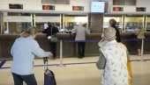 СТИЖЕ ХАРАЧ И НА ПЕНЗИЈЕ: Још једна банка наплаћује накнаде од најмање 150 динара СТИЖЕ ХАРАЧ И НА ПЕНЗИЈЕ: Још једна банка наплаћује накнаде од најмање 150 динара