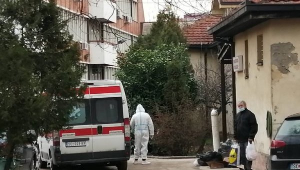 ТОПЛИ ОБРОЦИ ЗА ЗАПОСЛЕНЕ: Врањанци и практично захваљују медицинарима из овдашњих црвених зона ТОПЛИ ОБРОЦИ ЗА ЗАПОСЛЕНЕ: Врањанци и практично захваљују медицинарима из овдашњих црвених зона