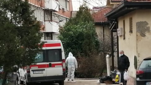 ТОПЛИ ОБРОЦИ ЗА ЗАПОСЛЕНЕ: Врањанци и практично захваљују медицинарима из овдашњих црвених зона ТОПЛИ ОБРОЦИ ЗА ЗАПОСЛЕНЕ: Врањанци и практично захваљују медицинарима из овдашњих црвених зона