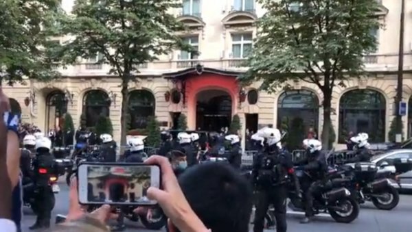 ЛИОНЕЛ МЕСИ У ШОКУ: Филмска пљачка хотела у коме живи ас, маскирани однели право богатство ЛИОНЕЛ МЕСИ У ШОКУ: Филмска пљачка хотела у коме живи ас, маскирани однели право богатство