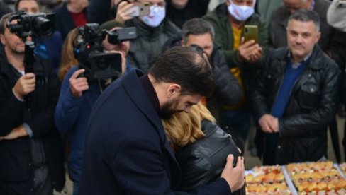 МАРИЋ ПОСЕБНО ОДУШЕВИО ТОМИНУ УДОВИЦУ: Потребно је пет филмова да би се све приказало МАРИЋ ПОСЕБНО ОДУШЕВИО ТОМИНУ УДОВИЦУ: Потребно је пет филмова да би се све приказало