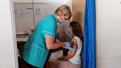 ВАЖНЕ ИНФОРМАЦИЈЕ: Батут издао упутство како, где и којом вакцином се имунизују тинејџери ВАЖНЕ ИНФОРМАЦИЈЕ: Батут издао упутство како, где и којом вакцином се имунизују тинејџери