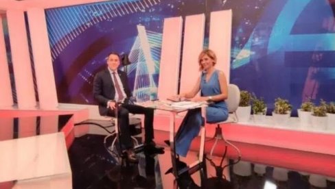 МИЛО НА СРБЕ МЕДИЈСКОМ ХАЈКОМ: У Црној Гори нова антисрпска кампања у којој се нашим сународницима прети гашењем слободе медија МИЛО НА СРБЕ МЕДИЈСКОМ ХАЈКОМ: У Црној Гори нова антисрпска кампања у којој се нашим сународницима прети гашењем слободе медија