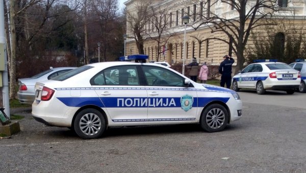 УЖАС КОД ТРГОВИШТА: Пронађен леш мушкарца! УЖАС КОД ТРГОВИШТА: Пронађен леш мушкарца!