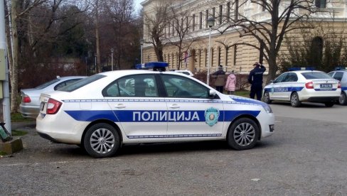 UKRALI NOVČANIK SUGRAĐANKI? Krivična prijava za trojicu mladića iz Niša UKRALI NOVČANIK SUGRAĐANKI? Krivična prijava za trojicu mladića iz Niša