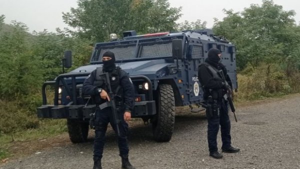 НОВИ ПРИТИСАК НА СРБЕ НА КОСМЕТУ: На Јарињу ухапшен Душан Арсић, испитивали га више од три сата НОВИ ПРИТИСАК НА СРБЕ НА КОСМЕТУ: На Јарињу ухапшен Душан Арсић, испитивали га више од три сата