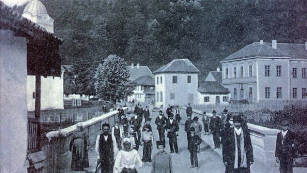 ЗА СРБИЈУ ГИНУЛИ И БРАНИЛИ ЈЕ ЗНАЊЕМ: Животописи који отржу од заборава 48 знаменитих Ивањичана у два последња века ЗА СРБИЈУ ГИНУЛИ И БРАНИЛИ ЈЕ ЗНАЊЕМ: Животописи који отржу од заборава 48 знаменитих Ивањичана у два последња века