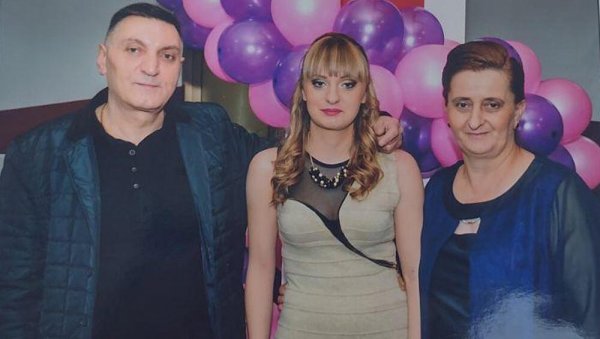 ИСПОВЕСТ СЕСТАРА УБИЈЕНЕ ЛИДИЈЕ: Њихове речи сламају срце - Била је превише добра, свима је хтела да помогне - Зашто баш наша Лика? ИСПОВЕСТ СЕСТАРА УБИЈЕНЕ ЛИДИЈЕ: Њихове речи сламају срце - Била је превише добра, свима је хтела да помогне - Зашто баш наша Лика?