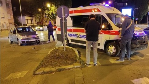 СУДАР ХИТНЕ ПОМОЋИ И АУТОМОБИЛА: Саобраћајна несрећа код Клиничког центра СУДАР ХИТНЕ ПОМОЋИ И АУТОМОБИЛА: Саобраћајна несрећа код Клиничког центра