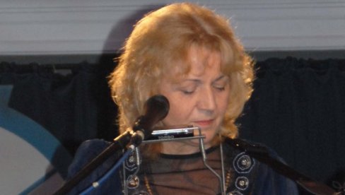 ДА ЛИ ЈЕ ОНА НАЈНЕСРЕЋНИЈА ЈУГОСЛОВЕНСКА ПЕВАЧИЦА? Док се враћала са сахране једне сестре, друга јој погинула пред очима ДА ЛИ ЈЕ ОНА НАЈНЕСРЕЋНИЈА ЈУГОСЛОВЕНСКА ПЕВАЧИЦА? Док се враћала са сахране једне сестре, друга јој погинула пред очима