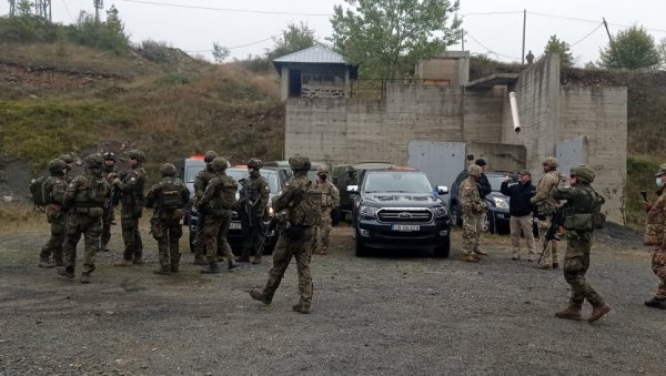 НОРМАЛИЗАЦИЈА САОБРАЋАЈА НА БРЊАКУ И ЈАРИЊУ: Од сутра ујутру на административним прелазима успоставља се режим са налепницама НОРМАЛИЗАЦИЈА САОБРАЋАЈА НА БРЊАКУ И ЈАРИЊУ: Од сутра ујутру на административним прелазима успоставља се режим са налепницама