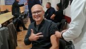 МИЛОШ ВУЧЕВИЋ ПРИМИО ТРЕЋУ ДОЗУ: Вакцинишите се, спасите себе и своје вољене (ФОТО) МИЛОШ ВУЧЕВИЋ ПРИМИО ТРЕЋУ ДОЗУ: Вакцинишите се, спасите себе и своје вољене (ФОТО)