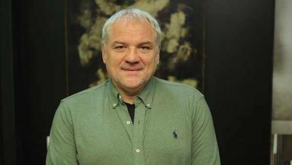 РИГОЛЕТО ЈЕ МОЈ ЗАШТИТНИ ЗНАК: Најпознатији светски баритон Жељко Лучић, за Новости, уочи концерта на сцени Мадленијанума РИГОЛЕТО ЈЕ МОЈ ЗАШТИТНИ ЗНАК: Најпознатији светски баритон Жељко Лучић, за Новости, уочи концерта на сцени Мадленијанума