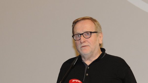 ОВО ЈЕ БИВША ЖЕНА БОГДАНА ДИКЛИЋА: Старији је од ње више од две деценије, глумила је у Лајање на звезде, а ево како данас изгледа (ФОТО) ОВО ЈЕ БИВША ЖЕНА БОГДАНА ДИКЛИЋА: Старији је од ње више од две деценије, глумила је у Лајање на звезде, а ево како данас изгледа (ФОТО)