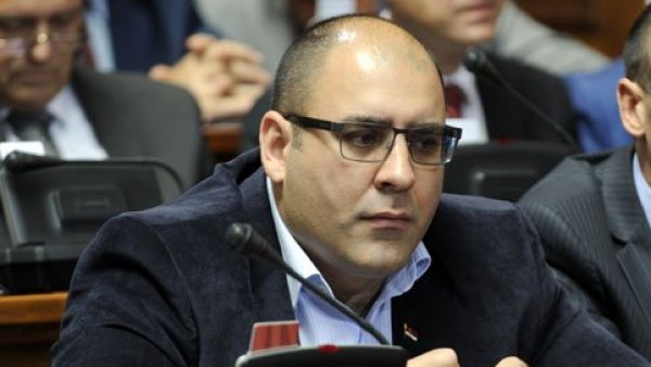 БИО ЈЕ ЧЕСТ ГОСТ ЊЕГОВИХ ЕМИСИЈА: Владимир Ђукановић се потресним речима опростио од пријатеља - Толике године заједничке борбе БИО ЈЕ ЧЕСТ ГОСТ ЊЕГОВИХ ЕМИСИЈА: Владимир Ђукановић се потресним речима опростио од пријатеља - Толике године заједничке борбе