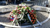 SAHRANJEN IVAN TASOVAC: Patrijarh se potresnim rečima oprostio od umetnika - Uvek je smrt nezvani neprijatelj (FOTO/VIDEO) SAHRANJEN IVAN TASOVAC: Patrijarh se potresnim rečima oprostio od umetnika - Uvek je smrt nezvani neprijatelj (FOTO/VIDEO)