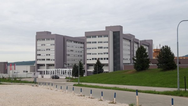 ДРАМА У УКЦ СРПСКЕ: Пацијент изазвао пожар ДРАМА У УКЦ СРПСКЕ: Пацијент изазвао пожар