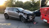 SAOBRAĆAJNA NESREĆA NA ČUKARICI: Range rover udario u autobus 55 (FOTO/VIDEO) SAOBRAĆAJNA NESREĆA NA ČUKARICI: Range rover udario u autobus 55 (FOTO/VIDEO)