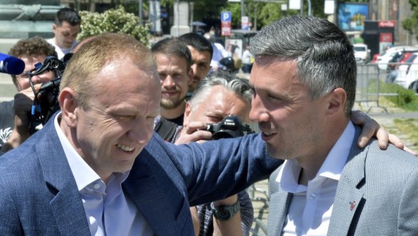 БОЈКОТ ПРОПАО, СВАЂЕ ОСТАЛЕ: Већина странака у опозицији неће игнорисати изборе на пролеће, после одлуке Двери да уђу у трку БОЈКОТ ПРОПАО, СВАЂЕ ОСТАЛЕ: Већина странака у опозицији неће игнорисати изборе на пролеће, после одлуке Двери да уђу у трку
