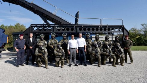 ВУЛИН У АУСТРИЈИ: Министар обишао аустријску специјалну јединицу „ЕКО Кобре“ ВУЛИН У АУСТРИЈИ: Министар обишао аустријску специјалну јединицу „ЕКО Кобре“