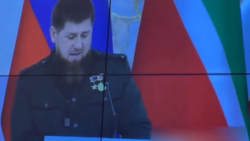 KADIROV U SUZAMA: Lider Čečenije oborio svetski rekord - osvojio 99,7 odsto glasova KADIROV U SUZAMA: Lider Čečenije oborio svetski rekord - osvojio 99,7 odsto glasova