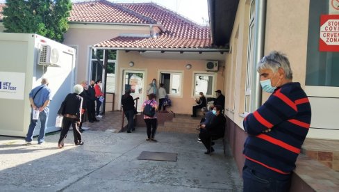 ДВА БОЛЕСНИКА МАЊЕ НА КОВИД-ОДЕЉЕЊУ У ПАРАЋИНУ: Шест пријема и 11 отпуста - укупно 39 хоспитализованих ДВА БОЛЕСНИКА МАЊЕ НА КОВИД-ОДЕЉЕЊУ У ПАРАЋИНУ: Шест пријема и 11 отпуста - укупно 39 хоспитализованих