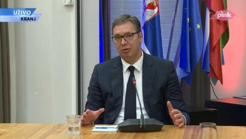 ГРАЂАНИ СРБИЈЕ НЕ ТРЕБА ДА БРИНУ Вучић о енергетској кризи - Имаћемо довољно струје и гаса да обезбедимо топле домове ГРАЂАНИ СРБИЈЕ НЕ ТРЕБА ДА БРИНУ Вучић о енергетској кризи - Имаћемо довољно струје и гаса да обезбедимо топле домове