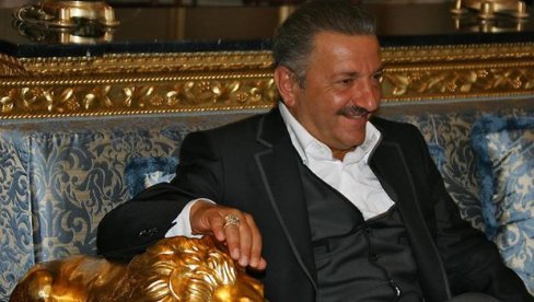ХАПСЕ ПО МОСКОВСКИМ ПОТЕРНИЦАМА: У Црној Гори почели да лишавају слободе руске богаташе који се дуго скривају ХАПСЕ ПО МОСКОВСКИМ ПОТЕРНИЦАМА: У Црној Гори почели да лишавају слободе руске богаташе који се дуго скривају