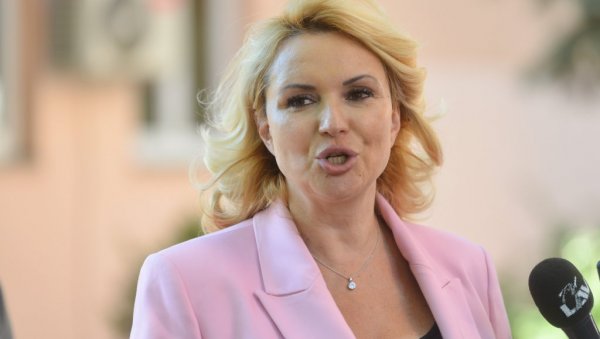 ВАКЦИНАЦИЈА НЕМА АЛТЕРНАТИВУ: Дарија Кисић - Нема сукоба у Кризном штабу ВАКЦИНАЦИЈА НЕМА АЛТЕРНАТИВУ: Дарија Кисић - Нема сукоба у Кризном штабу