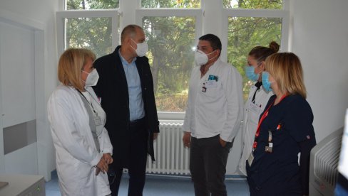 ЛОНЧАР У ПОСЕТИ НЕГОТИНУ: Здравствена установа добила скенер и дијагностичке апарате, а ускоро и нова радна места (ФОТО) ЛОНЧАР У ПОСЕТИ НЕГОТИНУ: Здравствена установа добила скенер и дијагностичке апарате, а ускоро и нова радна места (ФОТО)