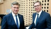 КРАТАК СУСРЕТ: Вучић са Пленковићем на Самиту лидера Европске уније и Западног Балкана КРАТАК СУСРЕТ: Вучић са Пленковићем на Самиту лидера Европске уније и Западног Балкана