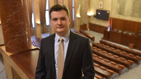 JOVANOV UPITAO NOVU: Zašto ste brisali iz teksta ime Branka Marinkovića? Od ovih lešinara čovek više ne može ni da umre...