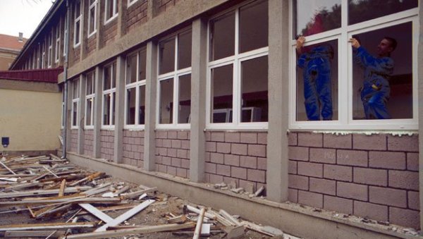 МАЈСТОРИ, ЈАВИТЕ СЕ: Расписан конкурс за фирме које ће радити на енергетској ефикасности МАЈСТОРИ, ЈАВИТЕ СЕ: Расписан конкурс за фирме које ће радити на енергетској ефикасности