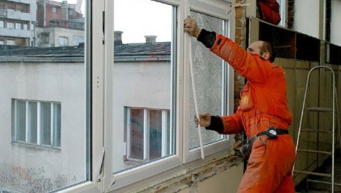 IZOLACIJA ZA 500 ZGRADA: Projekat energetske sanacije stambenih objekata u sistemu daljinskog grejanja IZOLACIJA ZA 500 ZGRADA: Projekat energetske sanacije stambenih objekata u sistemu daljinskog grejanja