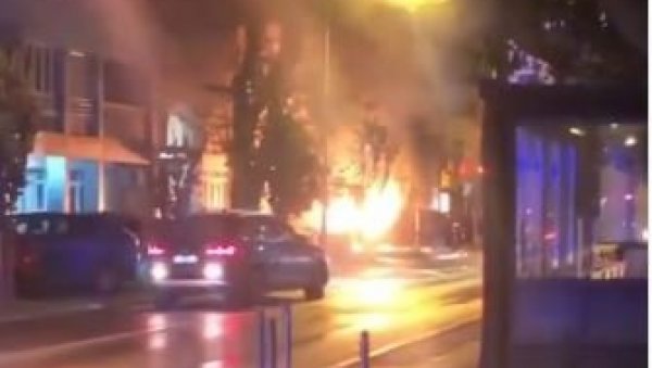 ЧЛАНОВИ ПОРОДИЦЕ ПОТВРДИЛИ: Изгорели аутомобили припадају девојци коју је Снајпер претукао ЧЛАНОВИ ПОРОДИЦЕ ПОТВРДИЛИ: Изгорели аутомобили припадају девојци коју је Снајпер претукао