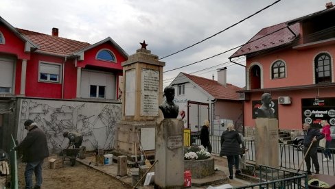 ПОМЕН ЖРТВАМА: 80 година од бомбардовања села Раброва ПОМЕН ЖРТВАМА: 80 година од бомбардовања села Раброва