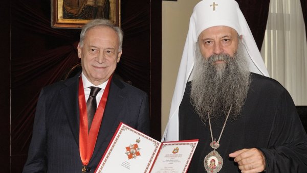 ВУЧЕЛИЋ ОДЛИКОВАН ОРДЕНОМ СВЕТОГ САВЕ: Патријарх Порфирије уручио главном уреднику Новости високо црквено признање ВУЧЕЛИЋ ОДЛИКОВАН ОРДЕНОМ СВЕТОГ САВЕ: Патријарх Порфирије уручио главном уреднику Новости високо црквено признање