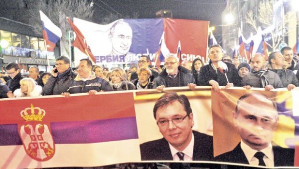 И ДАНЦИ НАС КОЧЕ ЗБОГ РУСА: После Самита на Брду код Крања постало јасно да је европски пут Србије још у магли И ДАНЦИ НАС КОЧЕ ЗБОГ РУСА: После Самита на Брду код Крања постало јасно да је европски пут Србије још у магли
