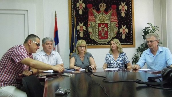 РАДИЛИ НА ЦРНО: Инспекција рада и Санитарна инспекција Пиротског округа обавиле 170 надзора РАДИЛИ НА ЦРНО: Инспекција рада и Санитарна инспекција Пиротског округа обавиле 170 надзора