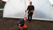 ПЛАСТЕНИЦИ ЗА СИГУРНИЈУ БУДУЋНОСТ: Помоћ женама у младеновачким селима ПЛАСТЕНИЦИ ЗА СИГУРНИЈУ БУДУЋНОСТ: Помоћ женама у младеновачким селима