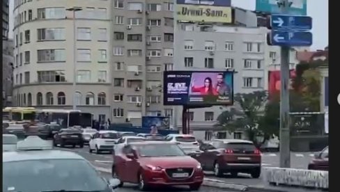 УДЕС ИСПРЕД ТЕРАЗИЈСКОГ ТУНЕЛА: Све стоји код Бранковог моста, а ево где су још гужве у Београду (ФОТО) УДЕС ИСПРЕД ТЕРАЗИЈСКОГ ТУНЕЛА: Све стоји код Бранковог моста, а ево где су још гужве у Београду (ФОТО)