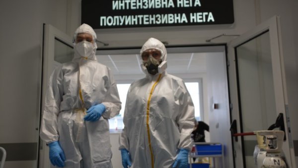 ДВА ПУТА МУ ПРЕСАЂЕНА ПЛУЋА, САД ПОБЕДИО И КОРОНУ: Невероватна прича о пацијенту са ВМЦ Карабурма ДВА ПУТА МУ ПРЕСАЂЕНА ПЛУЋА, САД ПОБЕДИО И КОРОНУ: Невероватна прича о пацијенту са ВМЦ Карабурма