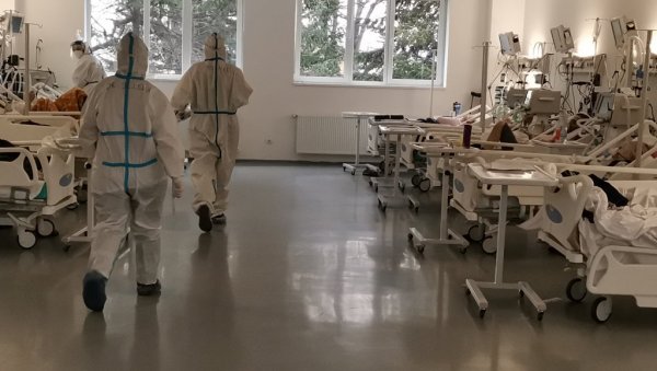 ЕПИДЕМИЈА У РАСИНСКОМ ОКРУГУ: У две болнице 192 пацијента ЕПИДЕМИЈА У РАСИНСКОМ ОКРУГУ: У две болнице 192 пацијента