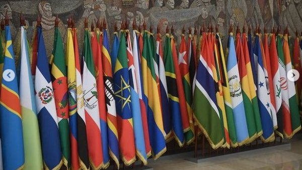 НЕСВРСТАНИ ЈАК АДУТ У НАШОЈ БИЦИ ЗА КОСОВО: Шта би Србији донело још јаче приближавање групи ванблоковских држава НЕСВРСТАНИ ЈАК АДУТ У НАШОЈ БИЦИ ЗА КОСОВО: Шта би Србији донело још јаче приближавање групи ванблоковских држава