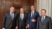 ВУЧИЋ НА ВЕЧЕРИ СА ЛАВРОВИМ: И поред тешких тема биће ово лепо вече ВУЧИЋ НА ВЕЧЕРИ СА ЛАВРОВИМ: И поред тешких тема биће ово лепо вече