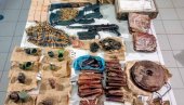 ПРОНАЂЕН АРСЕНАЛ ОРУЖЈА: Подгоричка полиција ухапсила Радосава Јеленића ПРОНАЂЕН АРСЕНАЛ ОРУЖЈА: Подгоричка полиција ухапсила Радосава Јеленића