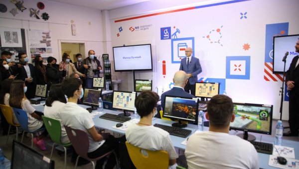 „ЗАЈЕДНИЦИ ЗАЈЕДНО“ НАСТАВЉА СА ПОДРШКОМ ОБРАЗОВНИМ УСТАНОВАМА У СРБИЈИ „ЗАЈЕДНИЦИ ЗАЈЕДНО“ НАСТАВЉА СА ПОДРШКОМ ОБРАЗОВНИМ УСТАНОВАМА У СРБИЈИ