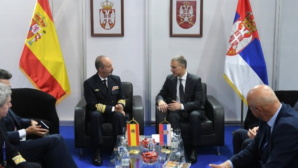 СРБИЈА КУПУЈЕ ТРАНСПОРТНЕ АВИОНЕ Стефановић: Интензивнија сарадња са Шпанијом, очекујемо и набавку већег броја хеликоптера СРБИЈА КУПУЈЕ ТРАНСПОРТНЕ АВИОНЕ Стефановић: Интензивнија сарадња са Шпанијом, очекујемо и набавку већег броја хеликоптера