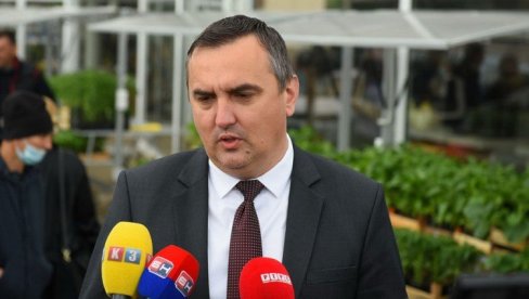 ЗВАНИЧНА ОСТАВКА ГРАДОНАЧЕЛНИКА! Бура у Приједору након скандала са компромитујућим фотографијама Далибора Павловића ЗВАНИЧНА ОСТАВКА ГРАДОНАЧЕЛНИКА! Бура у Приједору након скандала са компромитујућим фотографијама Далибора Павловића