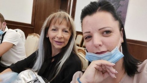НЕ ОКРЕЋУ ГЛАВУ ОД ТУЂИХ ПРОБЛЕМА: Тодорка и Александра обилазе социјално угрожене породице и болесне којима је потребна помоћ НЕ ОКРЕЋУ ГЛАВУ ОД ТУЂИХ ПРОБЛЕМА: Тодорка и Александра обилазе социјално угрожене породице и болесне којима је потребна помоћ